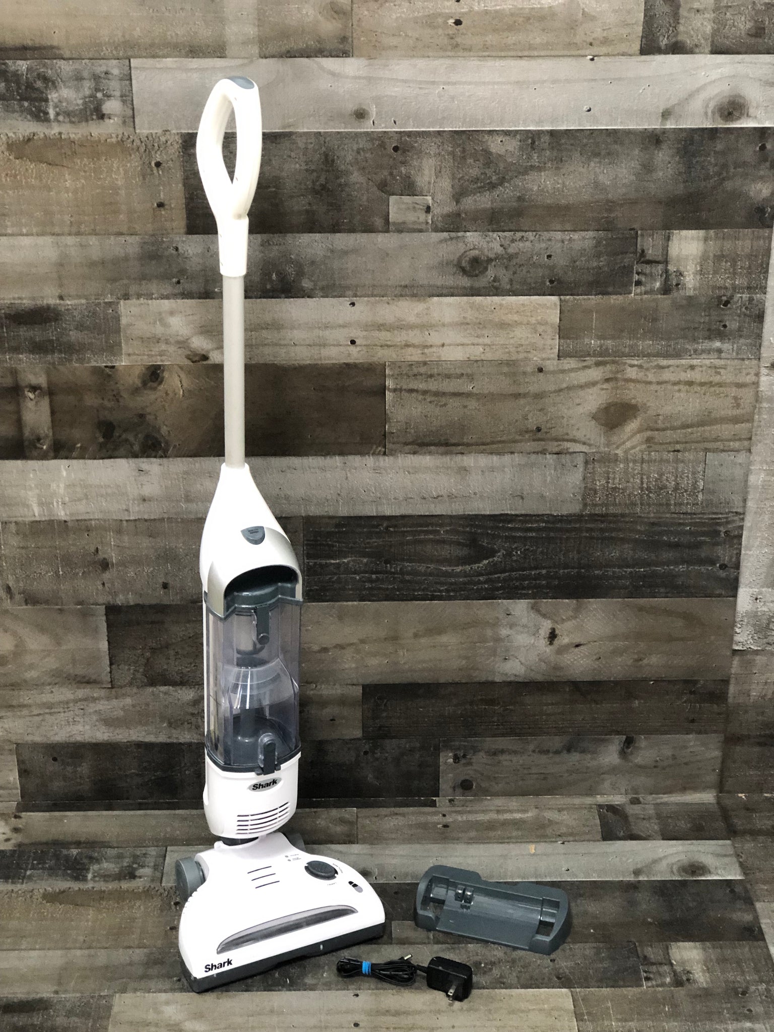 Shark SV1106 Navigator Freestyle Upright Bagless Cordless Stick Vacuum for Carpet, Hard Floor and Pet with XL Dust Cup and 2-Speed Brushroll, White/Grey