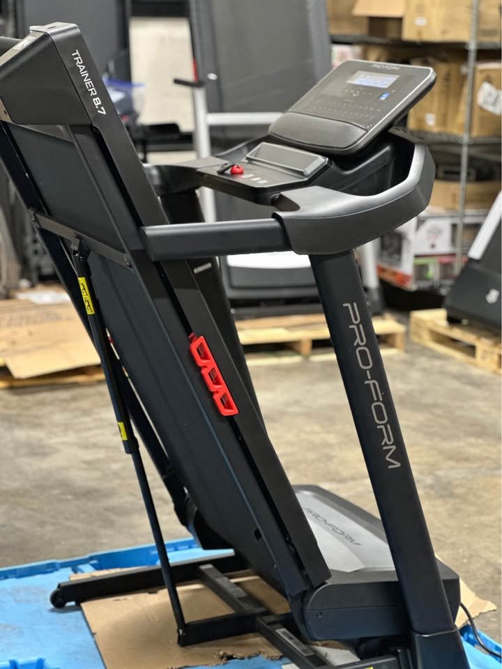PROFORM TRAINER 8.7 Treadmill, Like-New Condition!