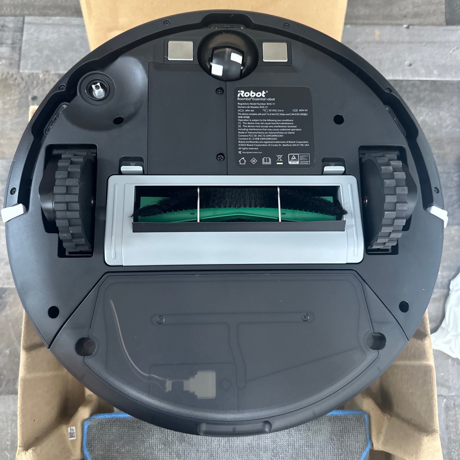 Roomba Combo Essential Robot Vacuum and Mop YO14020 ANM Liquidation