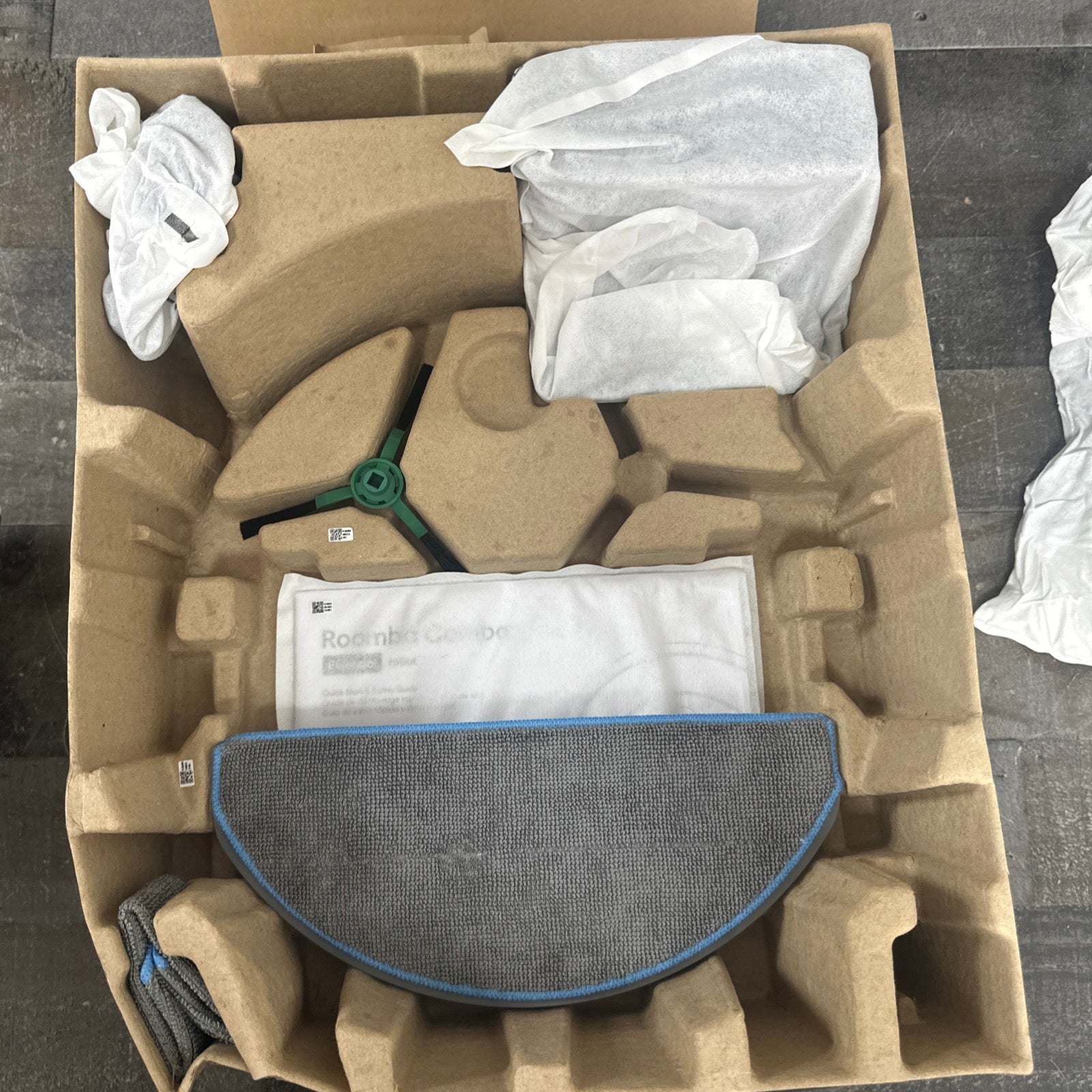 Roomba Combo Essential Robot Vacuum and Mop YO14020 ANM Liquidation