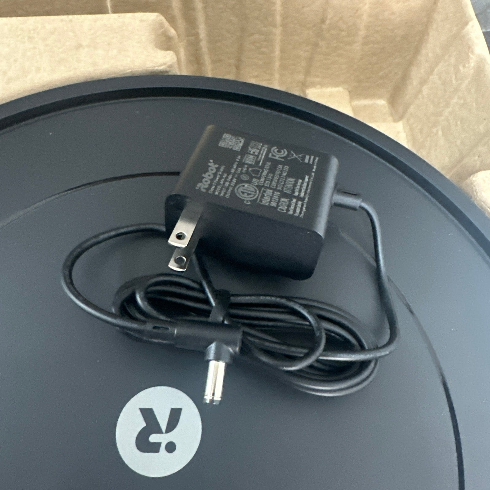 Roomba Combo Essential Robot Vacuum and Mop YO14020 ANM Liquidation