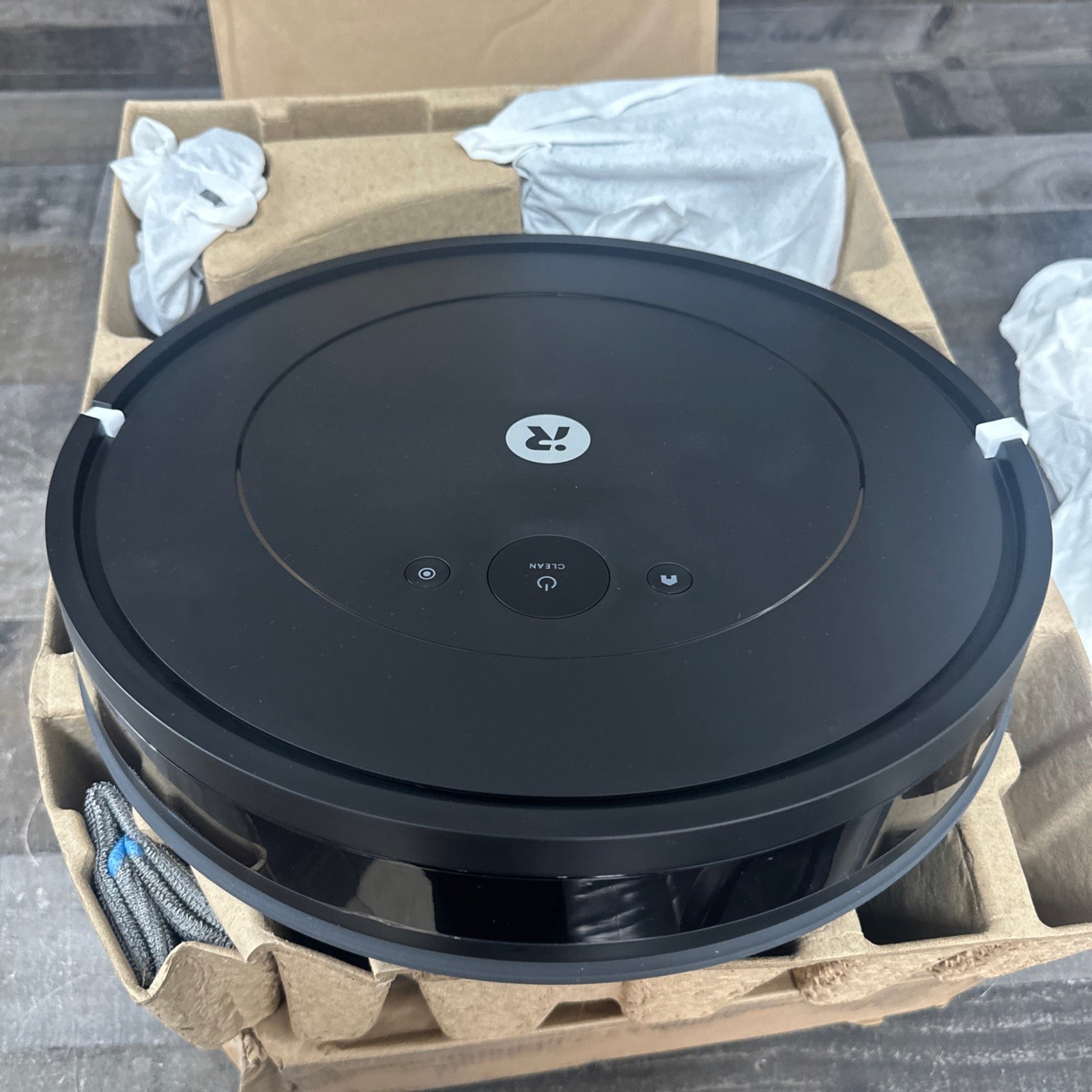 Roomba Combo Essential Robot Vacuum and Mop YO14020 ANM Liquidation