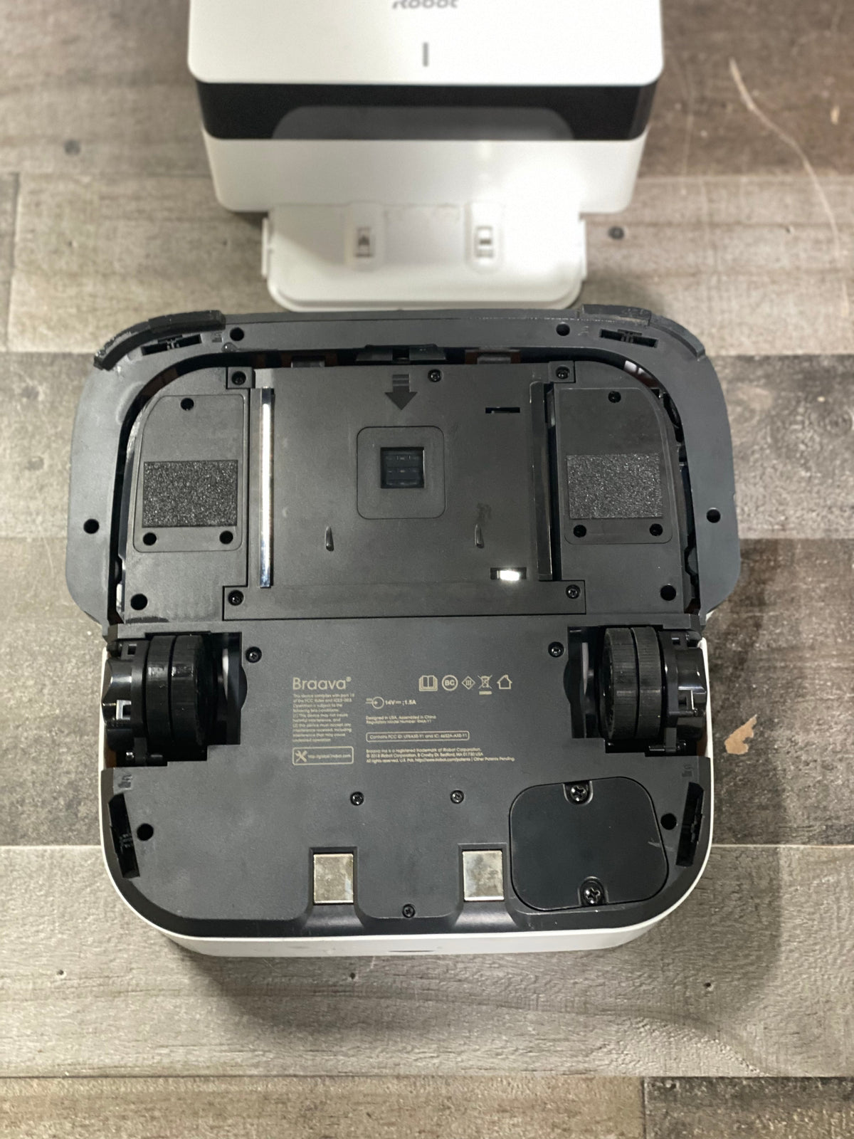 iRobot Braava Jet M6 (6110) Ultimate Robot Mop WiFi Connected, Preci