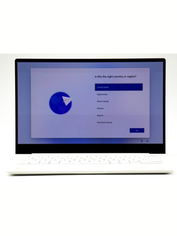 Samsung Galaxy Book2 Pro 13.3" AMOLED - i5 1240P - 8GB RAM - 256GB SSD - White